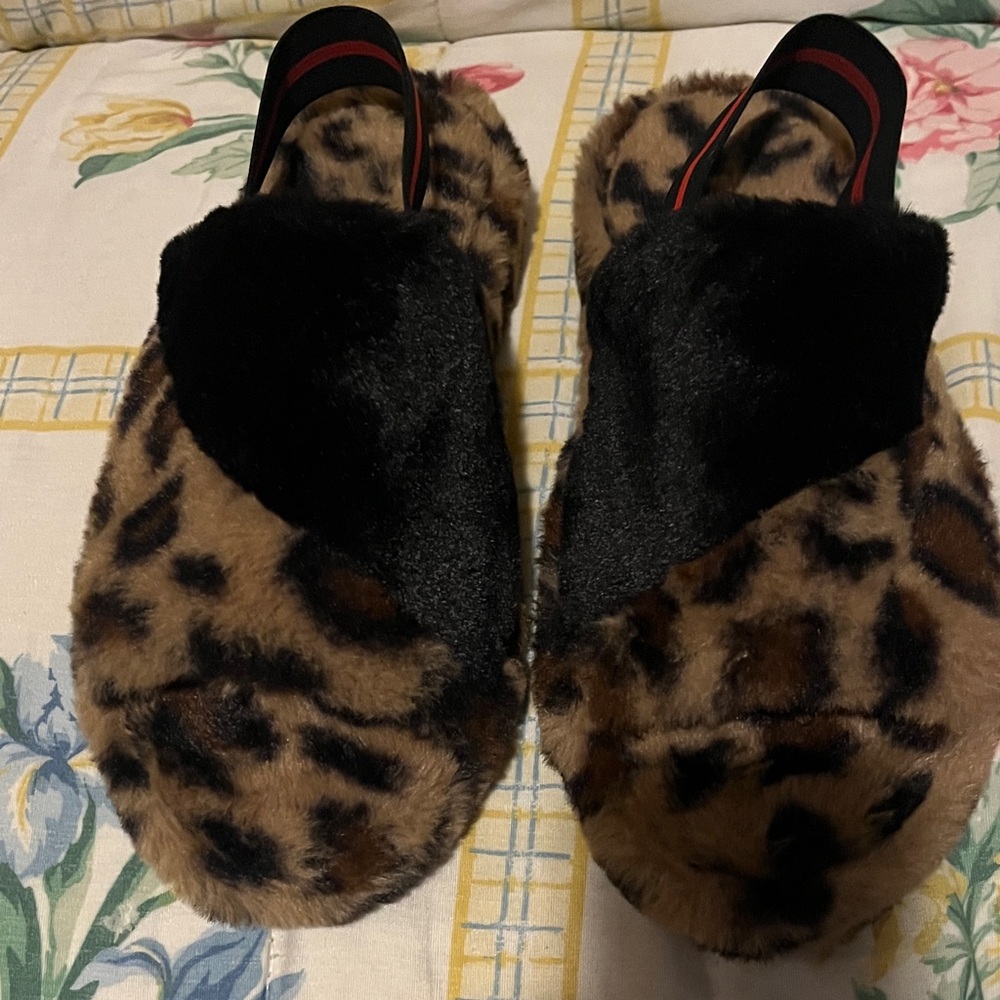 Faux Fur Leopard Print Slide Slippers with Black Accent